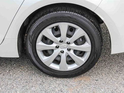 Used 2021 Toyota Corolla LE w/ Carpet Mat Package (TMS) image 8