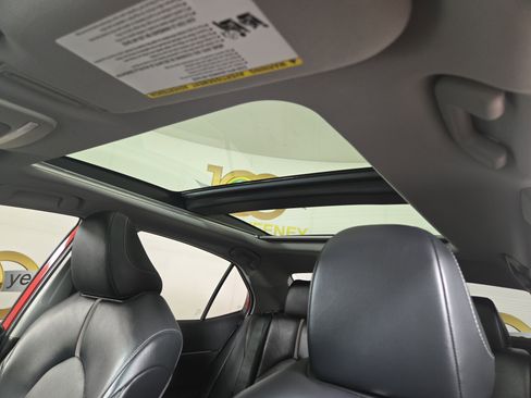 Used 2021 Toyota Camry XSE image 22