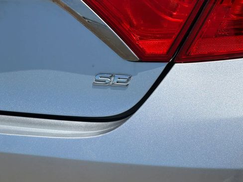 Used 2017 Toyota Camry SE FWD image 29