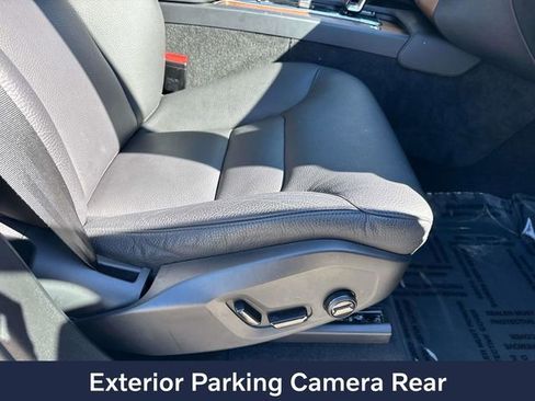 Used 2023 Volvo XC90 B6 Plus image 16