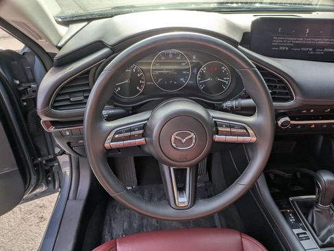 Used 2023 MAZDA MAZDA3 s image 17
