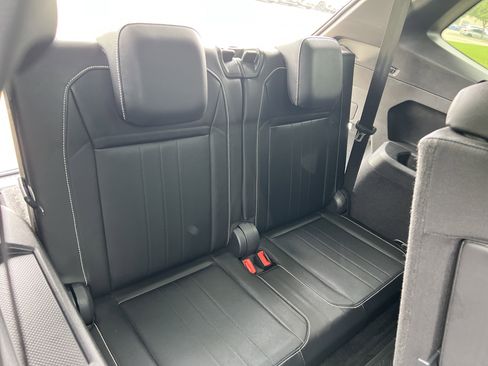 Certified 2023 Volkswagen Tiguan SE R-Line FWD image 30