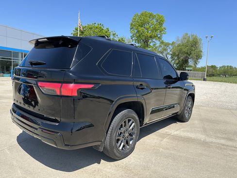 Used 2026 Toyota Sequoia Platinum AWD/4WD image 5
