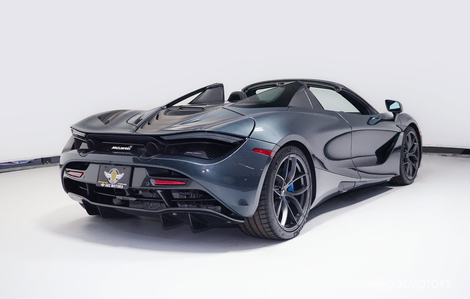 Used 2020 McLaren 720S Spider RWD image 5