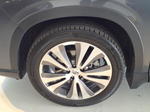 Used 2022 Subaru Ascent Touring AWD/4WD image 8