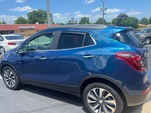 Used 2019 Buick Encore Essence w/ Safety Package II FWD image 5