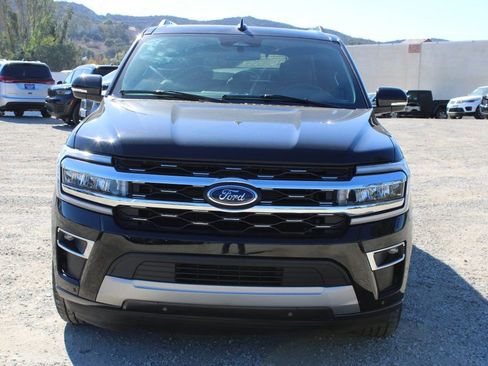 Used 2024 Ford Expedition Limited image 2