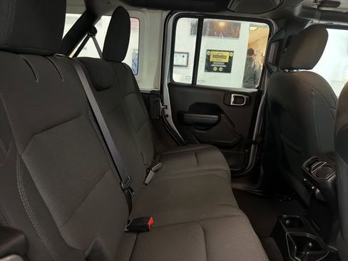 Used 2019 Jeep Wrangler Unlimited Sport S AWD/4WD image 28