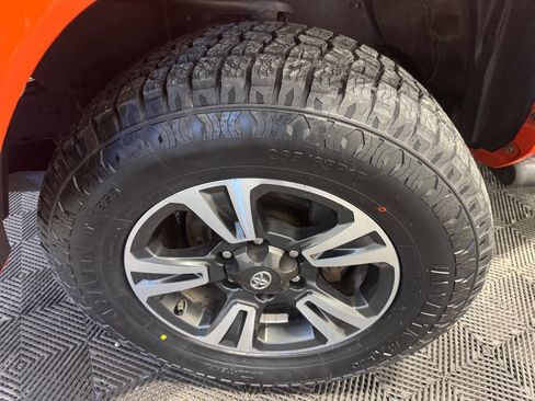 Used 2017 Toyota Tacoma TRD Off-Road image 35