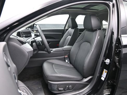 New 2025 Hyundai Sonata Limited image 25