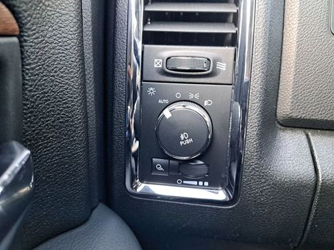 Used 2016 RAM 2500 Laramie image 25