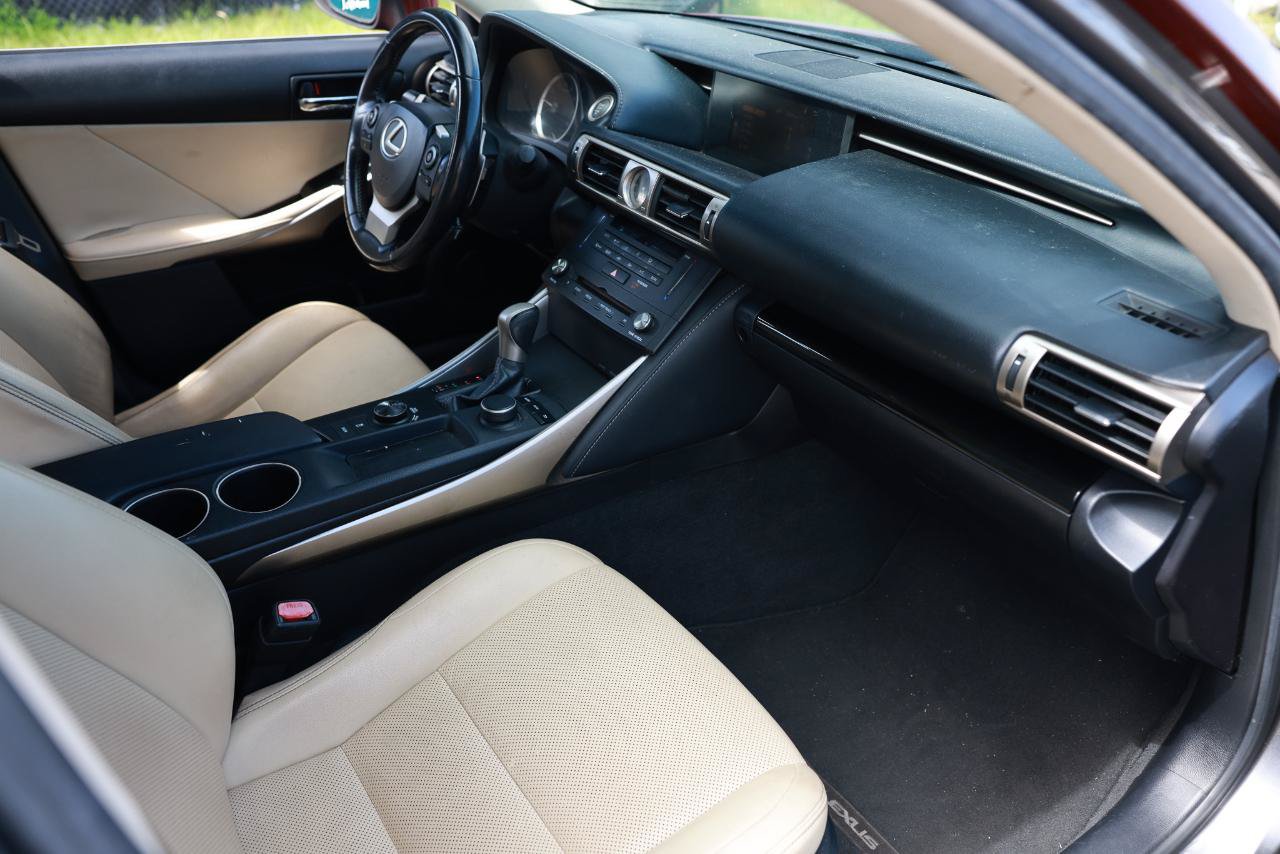 Used 2015 Lexus IS 250 RWD image 18