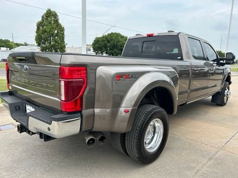 Used 2022 Ford F350 Lariat w/ Lariat Ultimate Package AWD/4WD image 6