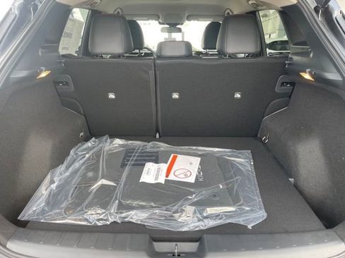 Certified 2025 Nissan Kicks SR FWD image 19
