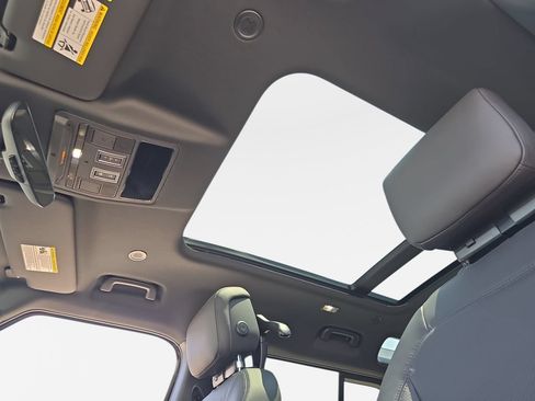 New 2026 Land Rover Defender 110 S AWD/4WD image 30