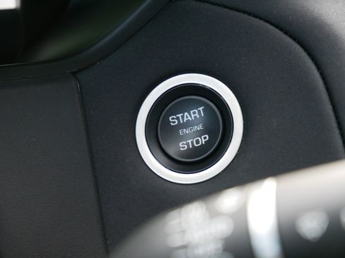 Used 2025 Land Rover Range Rover Velar Dynamic SE image 26