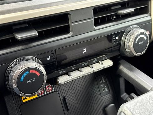 Used 2024 Toyota Tacoma TRD Sport w/ TRD Sport Upgrade Package image 24