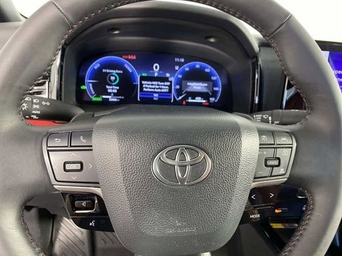 Used 2025 Toyota Camry XSE AWD/4WD image 16