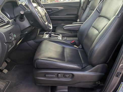Used 2019 Honda Ridgeline RTL image 16