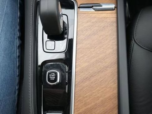 Used 2024 Volvo XC90 B6 Plus w/ Protection Package image 10