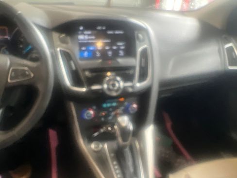 Used 2016 Ford Focus Titanium FWD image 10