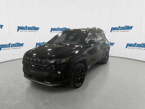 Used 2026 Jeep Compass Latitude AWD/4WD image 4