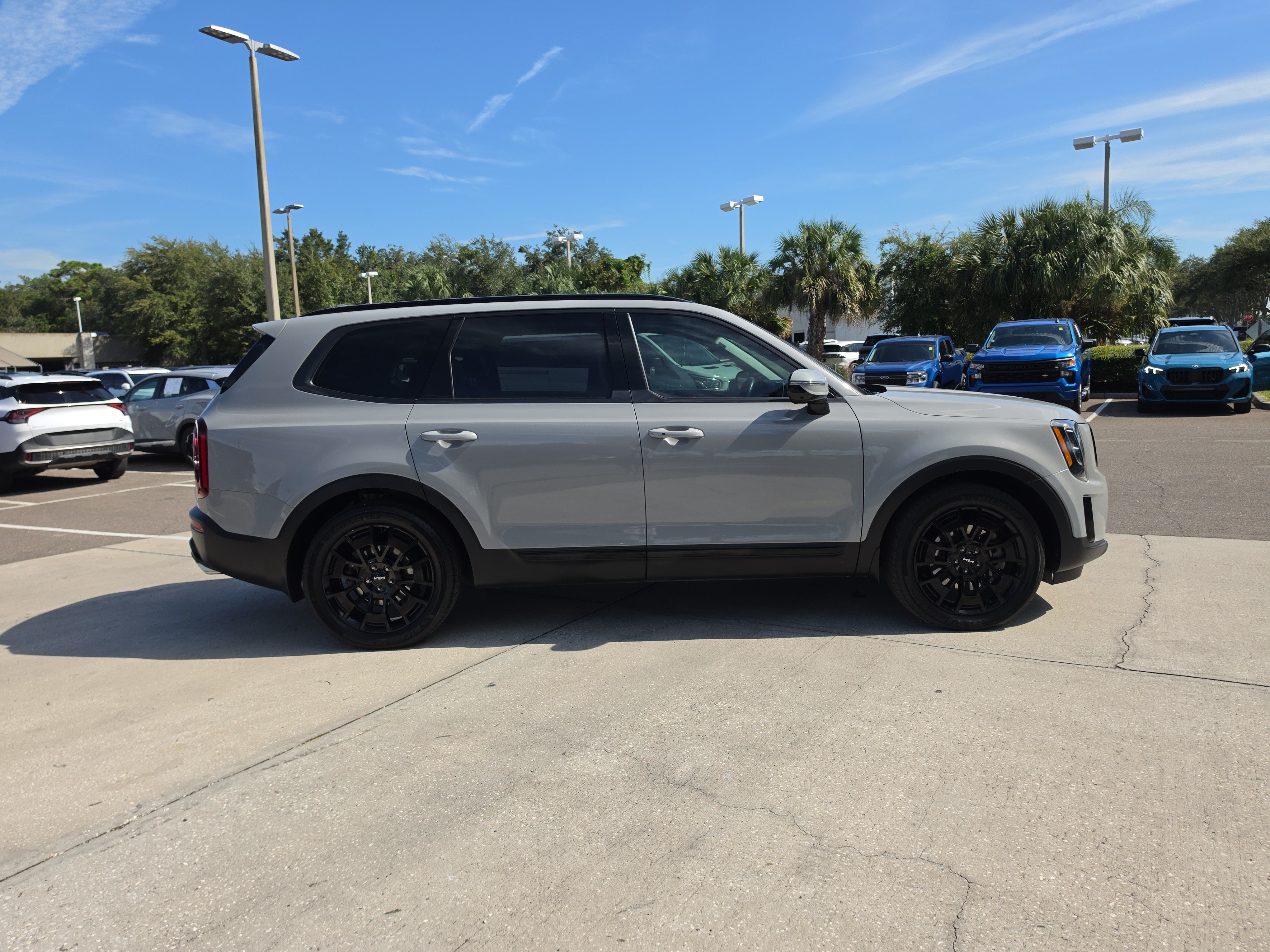 Certified 2022 Kia Telluride SX w/ SX Prestige Package AWD/4WD image 9