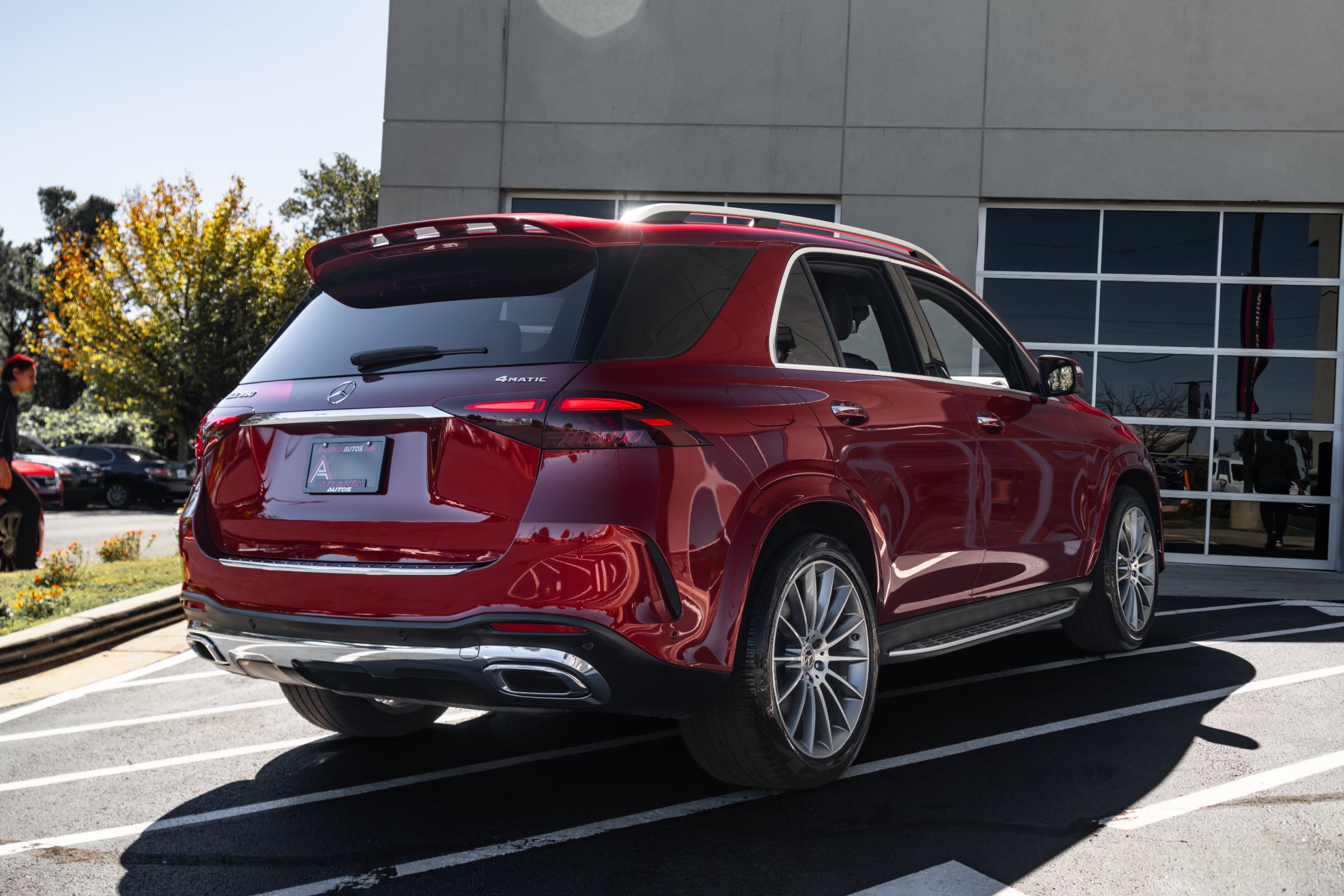 Used 2024 Mercedes-Benz GLE 350 4MATIC w/ AMG Line Exterior image 12