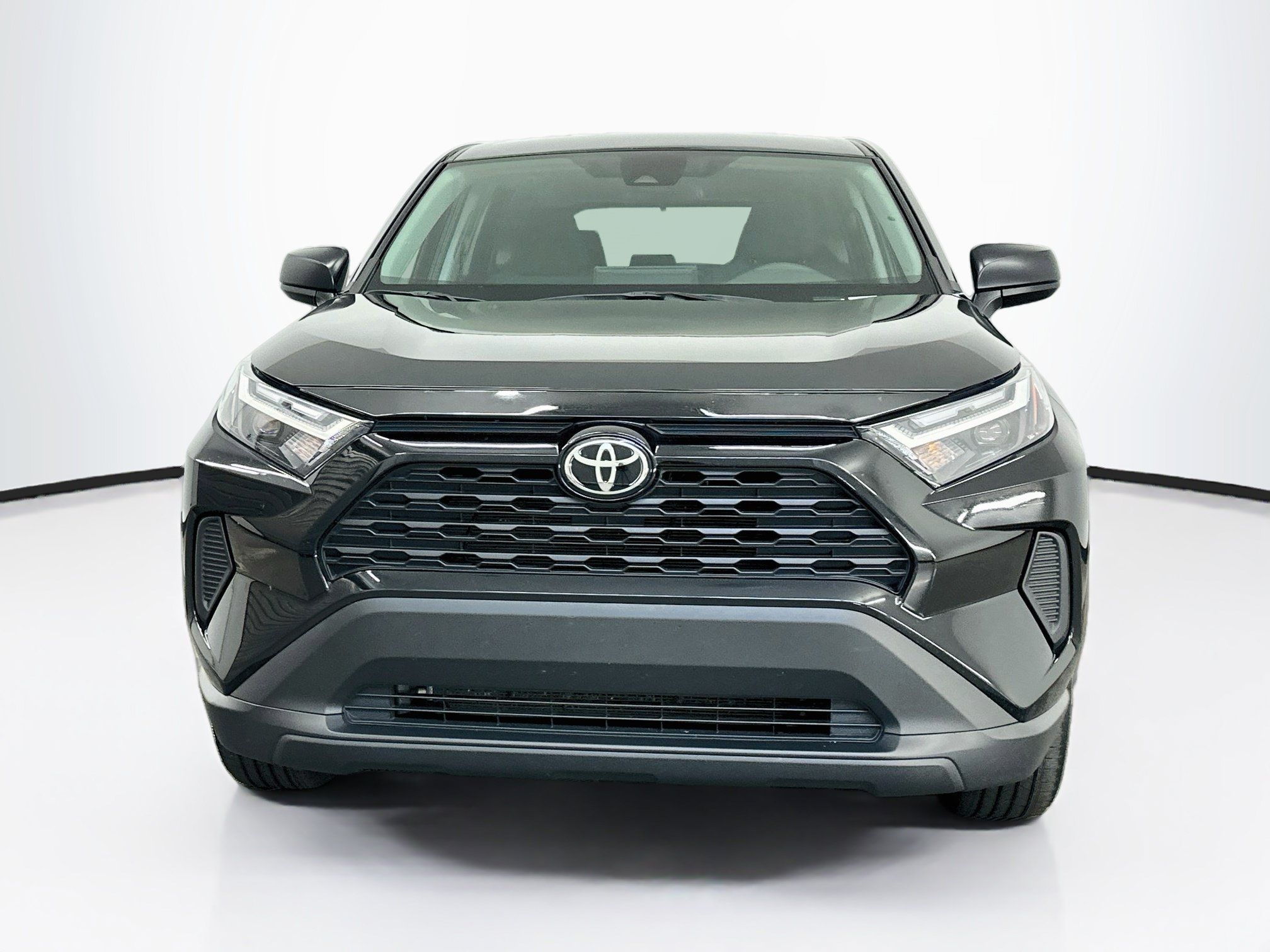 Used 2025 Toyota RAV4 LE AWD/4WD image 2