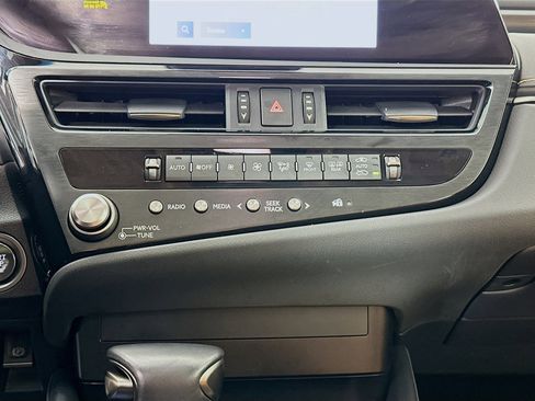 Certified 2025 Lexus ES 350 image 13