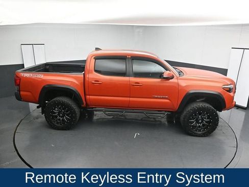 Used 2017 Toyota Tacoma TRD Off-Road w/ Tow Package (A/T) AWD/4WD image 20