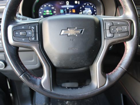 Used 2022 Chevrolet Suburban RST w/ Luxury Package image 12