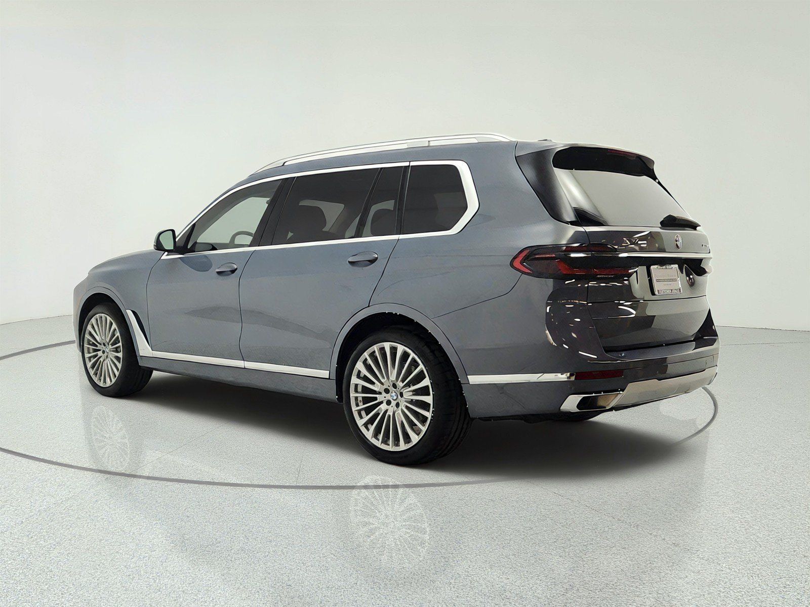 Used 2024 BMW X7 xDrive40i w/ Premium Package AWD/4WD image 7