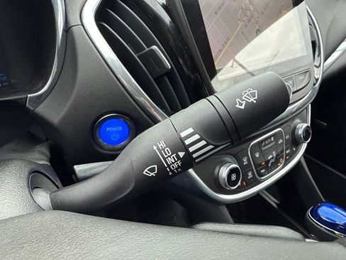 Used 2018 Chevrolet Volt Premier w/ Driver Confidence Package image 32