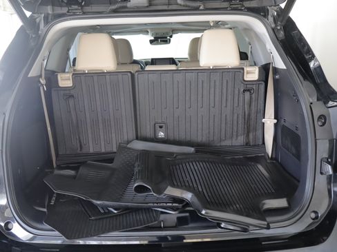 Used 2021 Toyota Highlander Limited image 20