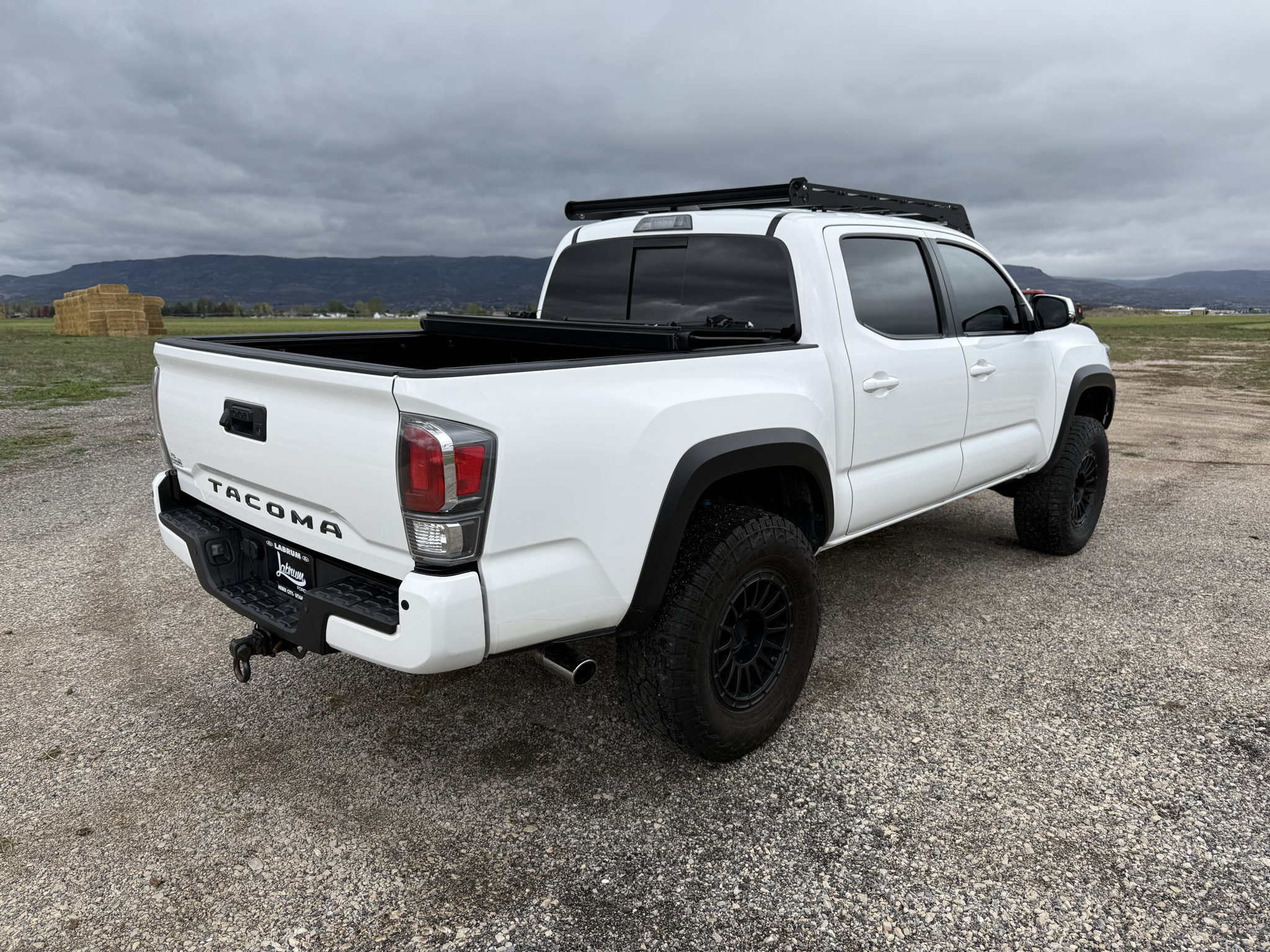 Used 2021 Toyota Tacoma TRD Off-Road w/ Technology Package AWD/4WD image 7