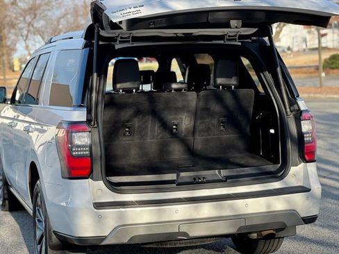 Used 2020 Ford Expedition Limited image 47
