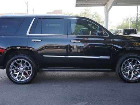 Used 2019 Cadillac Escalade Platinum image 2