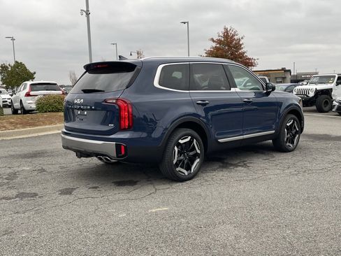 New 2025 Kia Telluride S image 8