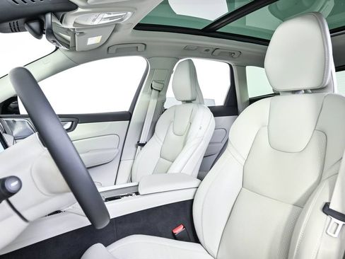 Certified 2024 Volvo XC60 B5 Ultimate w/ Climate Package AWD/4WD image 7