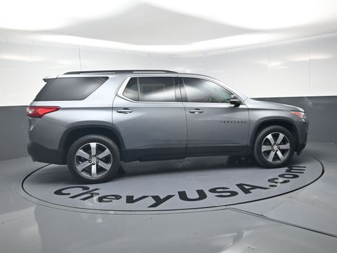 Used 2021 Chevrolet Traverse LT w/ LT Premium Package AWD/4WD image 10
