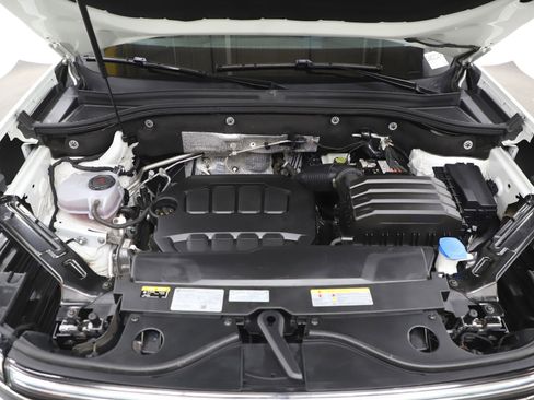 Used 2025 Volkswagen Atlas SE AWD/4WD image 33