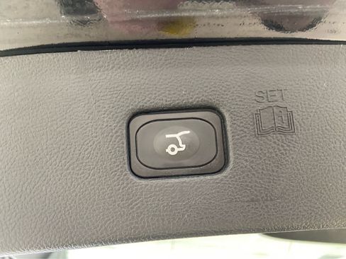 Used 2024 Ford Edge SEL w/ Convenience Package AWD/4WD image 11