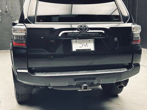Used 2017 Toyota 4Runner SR5 Premium AWD/4WD image 16