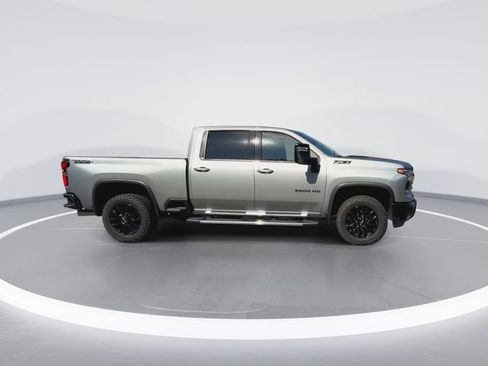 Used 2025 Chevrolet Silverado 2500 LTZ w/ LTZ Plus Package AWD/4WD image 4