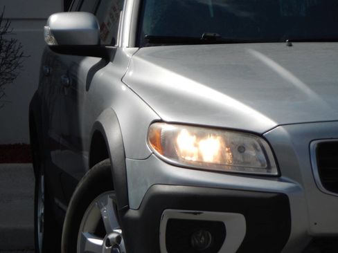 Used 2010 Volvo XC70 3.2 image 5