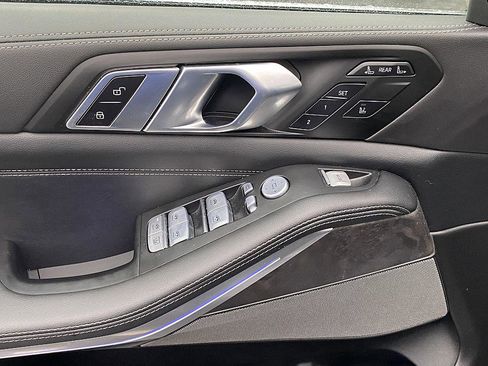 Used 2025 BMW X7 xDrive40i image 11