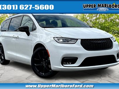 Used 2025 Chrysler Pacifica Limited