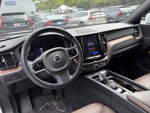 Used 2023 Volvo XC60 B5 Plus w/ Climate Package FWD image 3