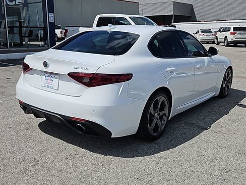 Used 2018 Alfa Romeo Giulia RWD image 7